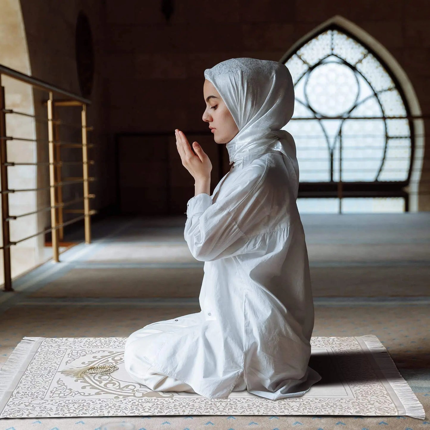 Muslim Prayer Mat Set with Prayer Beads