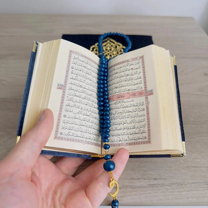 Quran Gift Box Set with Velvet Covered Box Pearl Tasbeeh for Eid Ramadan Weddings Islamic Home Decor Gift Koran Tasbih with Decorated Box Muslim Table Decoration Elegant Decorative Religious